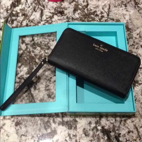 Kate Spade Zip Wristlet (Black) - Picture 2 of 8